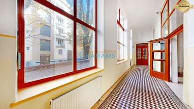 Na prenájom komerčné, 57 m², Bratislava-Staré Mesto, Gunduličova