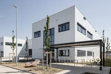 Na prenájom objekt, Trnava, Automobilová