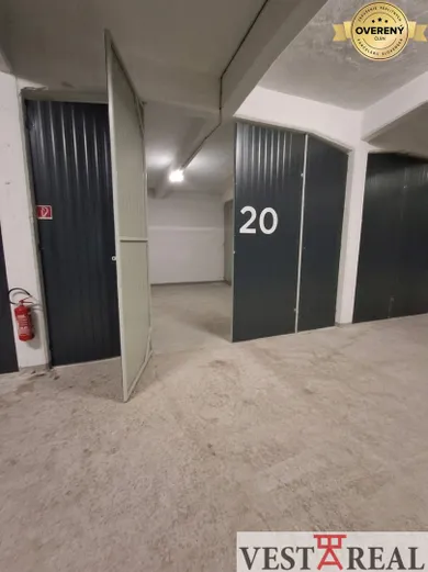 Na prenájom komerčné, 60 m², Trnava, Coburgova