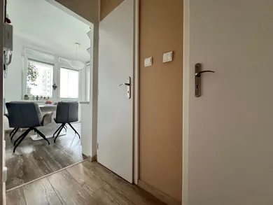 Na predaj 3-izbový byt, 70 m², Bratislava-Petržalka, Andrusovova