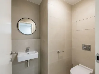 Na prenájom 2-izbový byt, 48 m², Bratislava-Staré Mesto, Továresnká