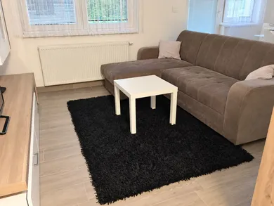 Na prenájom 2-izbový byt, 52 m², Bratislava-Dúbravka
