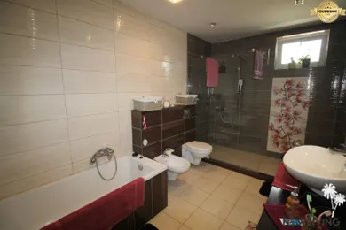 Na predaj 5-izbový dom, 193 m², Piešťany, Milana Antala