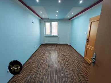 Lokale komercyjne na wynajem, Trenčín · €280