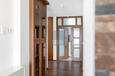 Na predaj komerčné, 106 m², Bratislava-Petržalka, Budatínska