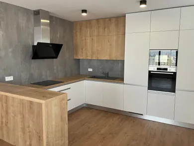 Mieszkania na wynajem, 3-pokojowe, Košice-Západ · €2200