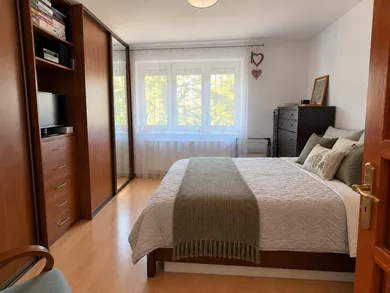 Na predaj 2-izbový byt, 50 m², Trnava, Ulica Jána Hajdóczyho