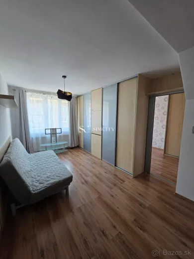 Apartments for rent, 2-room in Banská Bystrica · €650