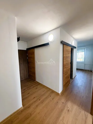 Na predaj 3-izbový byt, 65 m², Levice, Okružná ul.