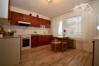 Na predaj 4-izbový dom, 122 m², Lučenec, Ulica Záhradná
