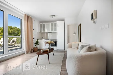 Na predaj 2-izbový byt, 71 m², Bratislava-Ružinov, Trenčianska