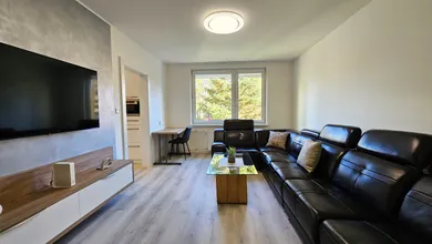 Квартири в оренду, 3-кімнатні, Žilina · €700