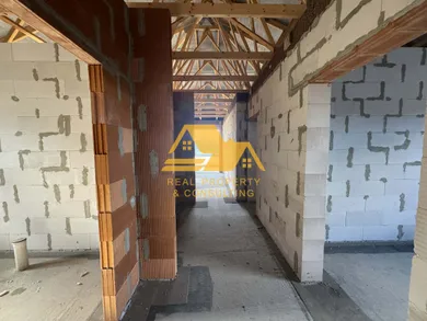 Na predaj 4-izbový dom, 159 m², Nové Zámky