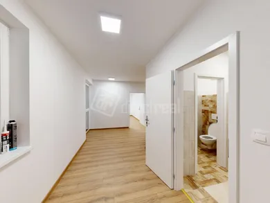 Na prenájom komerčné, 105 m², Dunajská Streda, Bačáková
