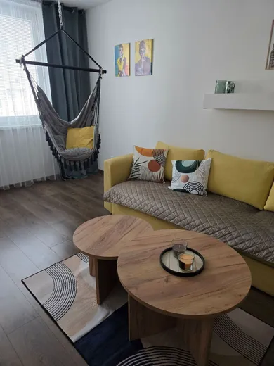 Na prenájom 3-izbový byt, 74 m², Nové Zámky, J. Kráľa