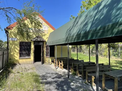 Na prenájom komerčné, 154 m², Komárno, Petőfiho ul.