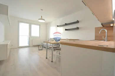 Na prenájom 1-izbový byt, 29 m², Poprad, Suchoňova