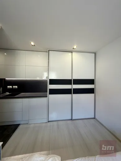 Na prenájom byt v Bratislava-Staré Mesto · €400 · Dokončené