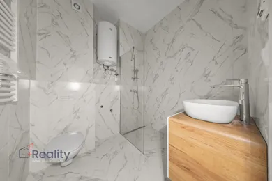 Byty na predaj 3-izbový, Rovinka · €230 000