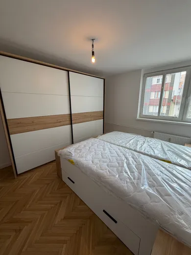 Na predaj 4-izbový byt, 80 m², Bratislava-Dúbravka, Drobného