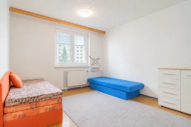 Na predaj 3-izbový byt, 73 m², Vrbové, 6. apríla