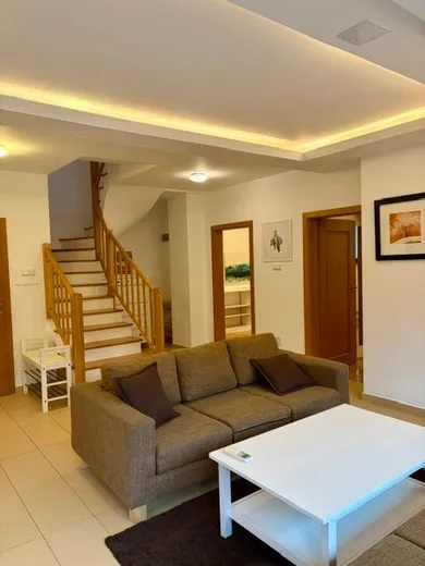 Na prenájom 4-izbový byt, 145 m², Bratislava-Staré Mesto, Timravina