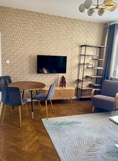 Na prenájom 3-izbový byt, 75 m², Bratislava-Staré Mesto, Hlboká cesta