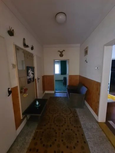 Na predaj 3-izbový dom, 536 m², Hurbanovo, Chotínska