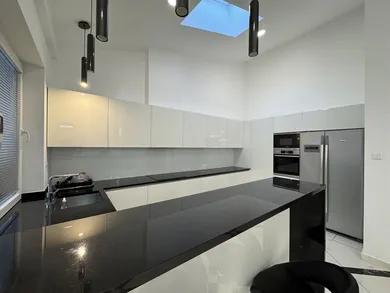 Na prenájom komerčné, 190 m², Žilina