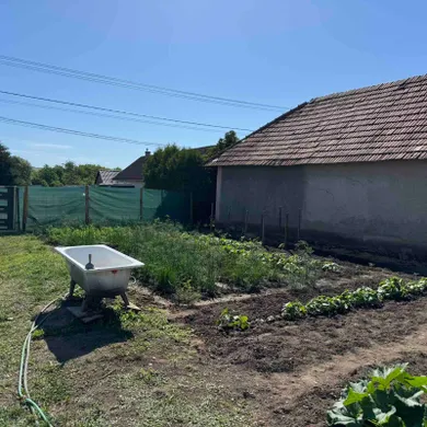 Na predaj pozemok, Horné Semerovce
