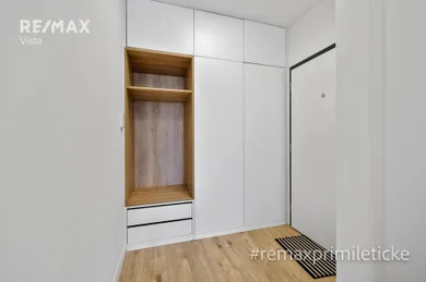 Na prenájom 3-izbový byt, 61 m², Bratislava-Dúbravka, Pri Hrubej lúke
