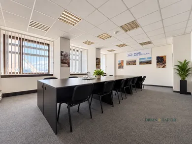 Na prenájom komerčné, 26 m², Bratislava-Petržalka, Viedenská cesta