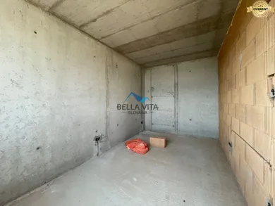 Na predaj 2-izbový byt, 47 m², Galanta, Šaľská