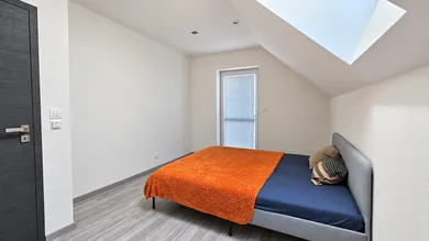 Na prenájom 5-izbový dom, 140 m², Bratislava-Vrakuňa, Tymiánová