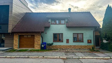 Eladó házak, Trenčín · €350 000