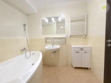 Na prenájom 2-izbový byt, 54 m², Bratislava-Ružinov, Jégého
