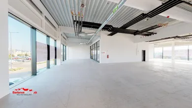 Na prenájom komerčné, 375 m², Trenčín