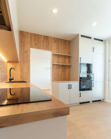 Na predaj 3-izbový byt, 65 m², Trnava, Ulica Hospodárska