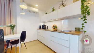 Na prenájom 2-izbový byt, 44 m², Bratislava-Ružinov, Priemyselná