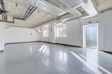 Komerčné priestory na predaj, Bratislava-Ružinov · €172 200