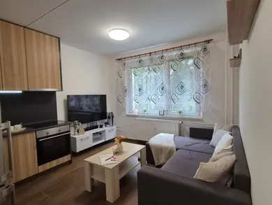 Na predaj 1-izbový byt, 38 m², Považská Bystrica, Tatranská