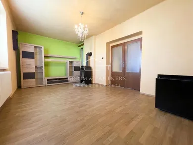 Na predaj 4-izbový dom, 188 m², Hurbanovo