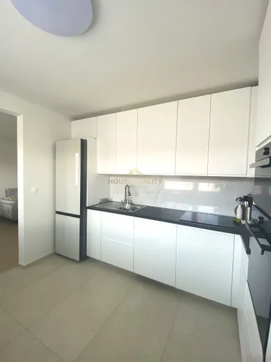 Na prenájom 3-izbový byt, 82 m², Bratislava-Ružinov, Jégého