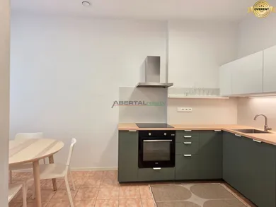 Na prenájom 2-izbový byt, 68 m², Bratislava-Staré Mesto, Vysoká
