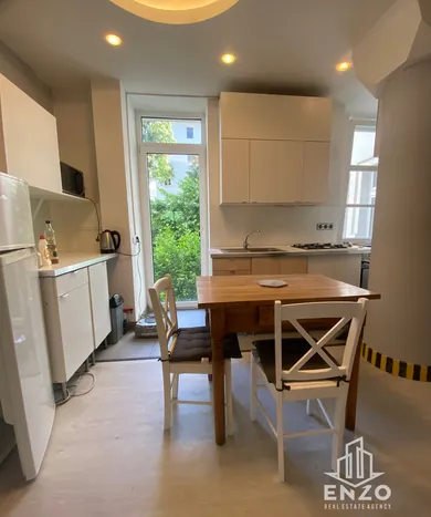 Na prenájom 2-izbový byt, 63 m², Bratislava-Staré Mesto
