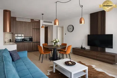 Na prenájom 2-izbový byt, 51 m², Bratislava-Staré Mesto, Čulenova