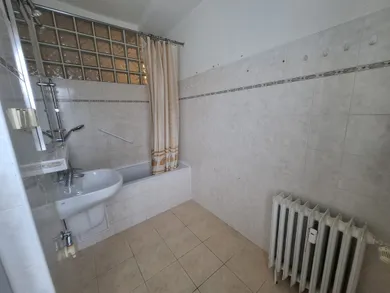 Na predaj 2-izbový byt, 70 m², Bratislava-Staré Mesto, Justičná
