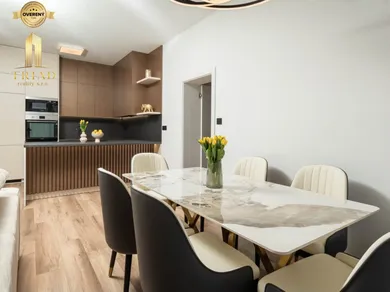 Na predaj 4-izbový byt, 127 m², Komárno