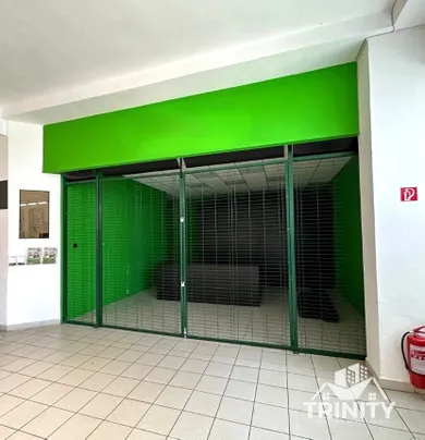 Lokale komercyjne na wynajem, Nové Zámky · €250