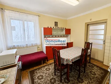 Na predaj 3-izbový dom, 100 m², Jelka, Trhová
